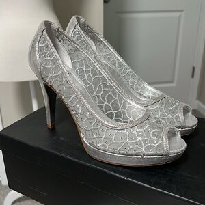 Adrianna Papell heels size 8